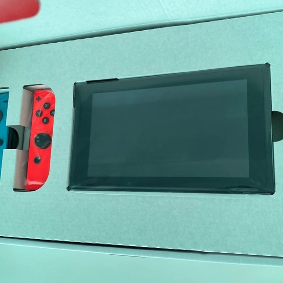 New Nintendo Switch 32GB Console - Picture 7 of 10